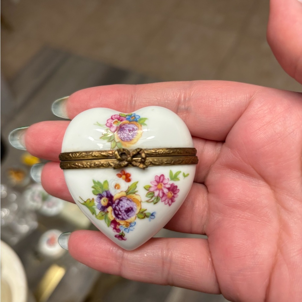 Collectible Limoges Heart Trinket Box